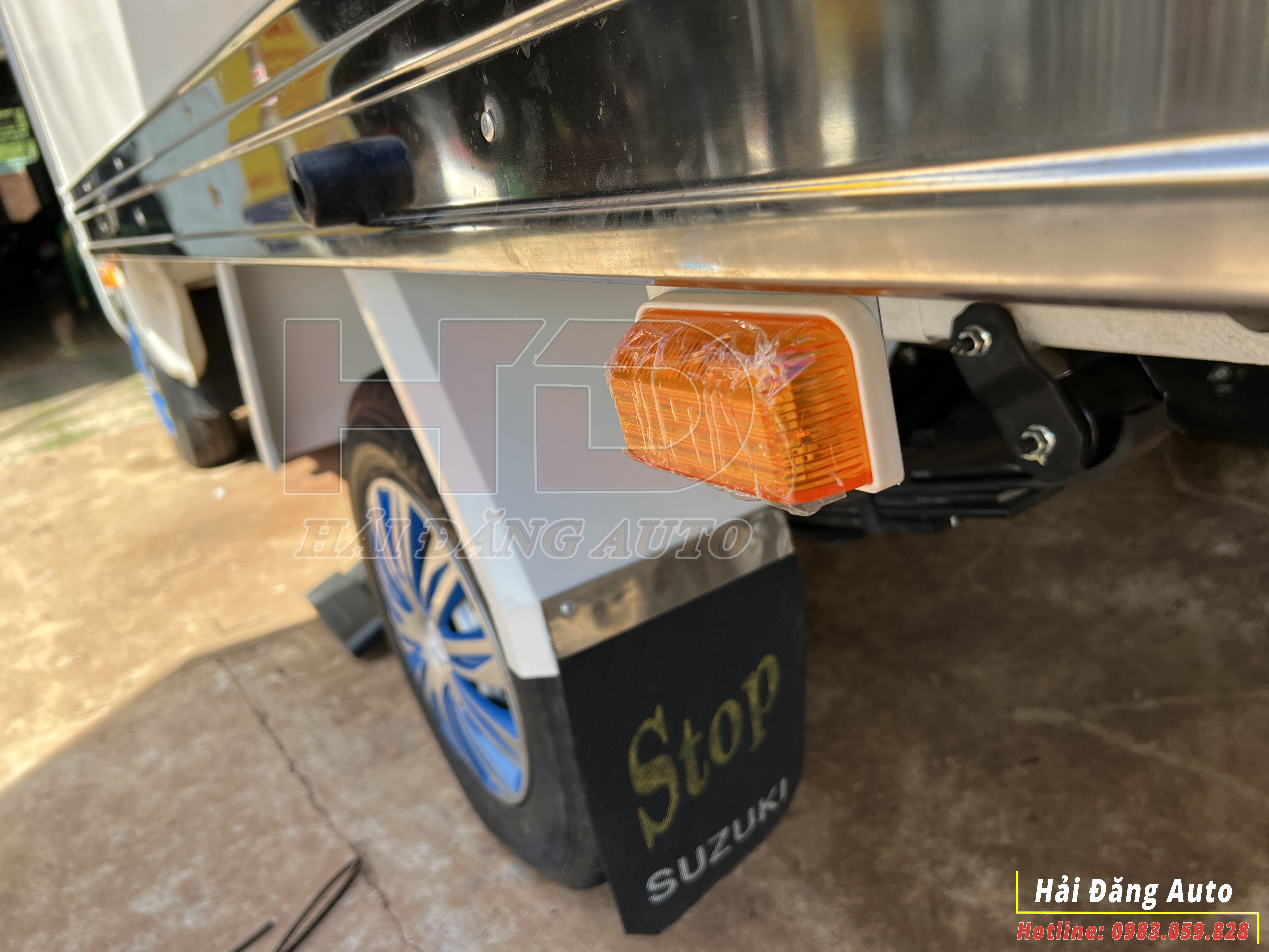 Đèn xi nhan sườn cho xe tải Suzuki Carry Pro New